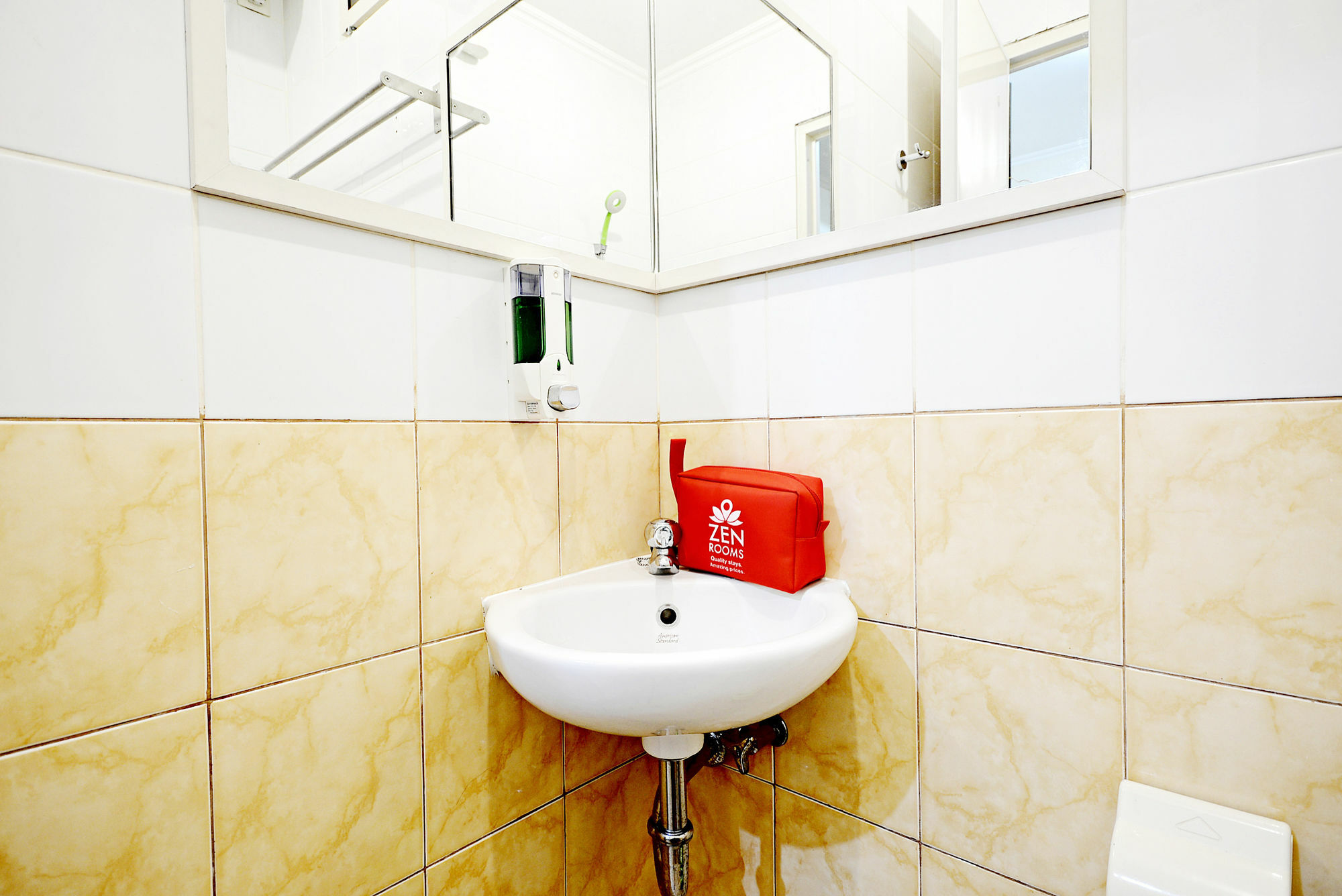 Zen Rooms Cideng Barat Jakarta Bagian luar foto