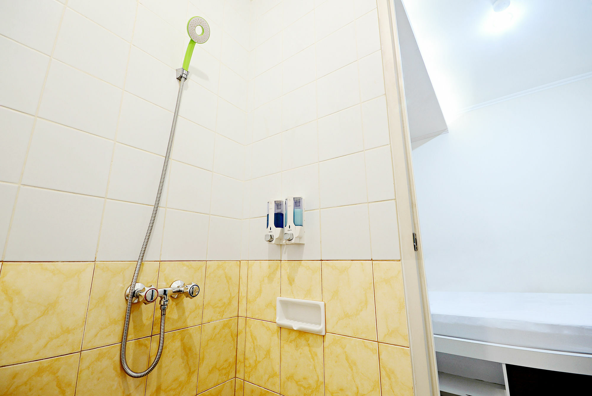 Zen Rooms Cideng Barat Jakarta Bagian luar foto